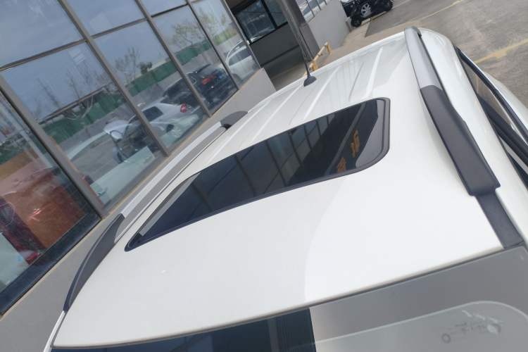 Used CHANGAN OSHAN COS5 2021 1.6L CVT Luxury Model Roof