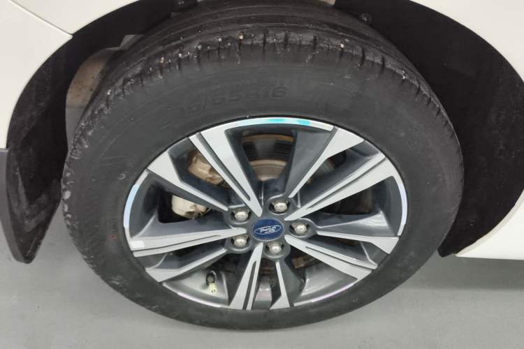 Used Ford Escort 2021 1.5L Automatic Diamond Edition Right Rear Wheel Hub
