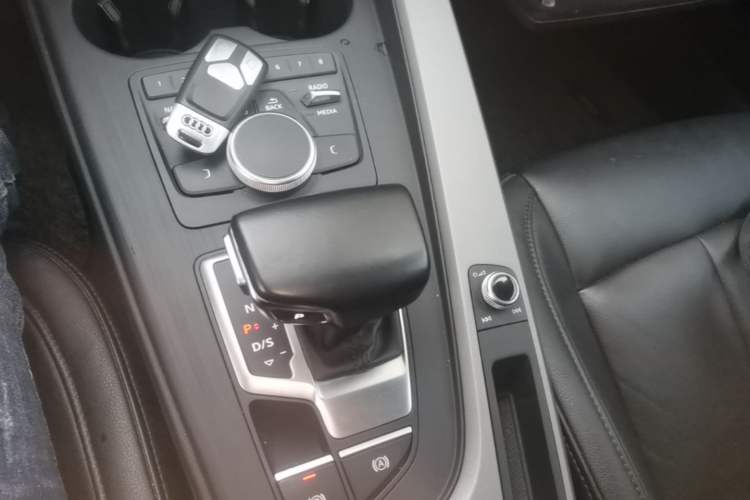 Used Audi A4L 2018 30th Anniversary Edition 40 TFSI Trendy Model