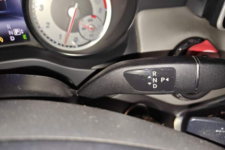 Used Mercedes-Benz GLA 2015 GLA 200 Fashion Model Gear Lever