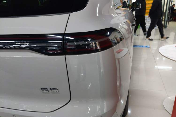 Used EXEED Star Era ET 2024 Extended-Range 240 Ultra All-Wheel Drive Exterior 6