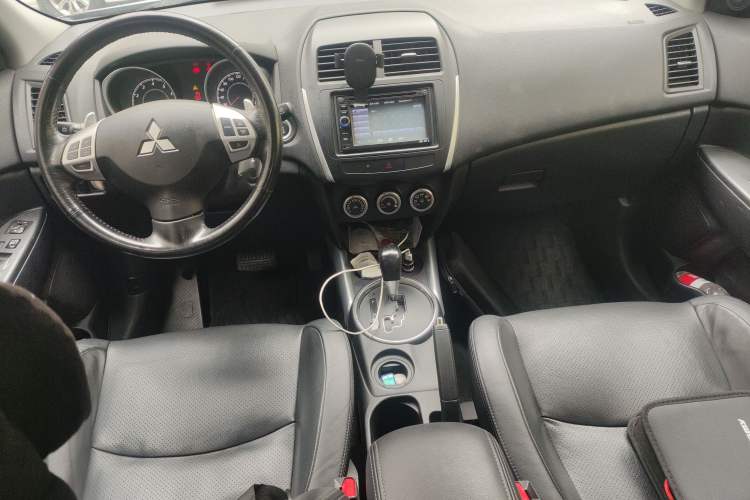 Used Mitsubishi ASX 2011 2.0 L Two-Wheel Drive XuanYi Version