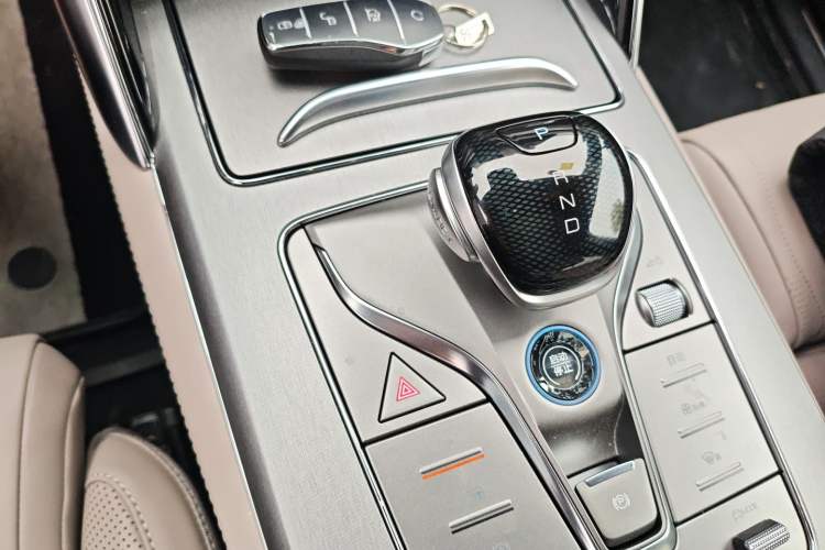 Used BYD Tang New Energy 2025 Intelligent Driving Version DM-i 115KM Flagship Edition Gear Lever