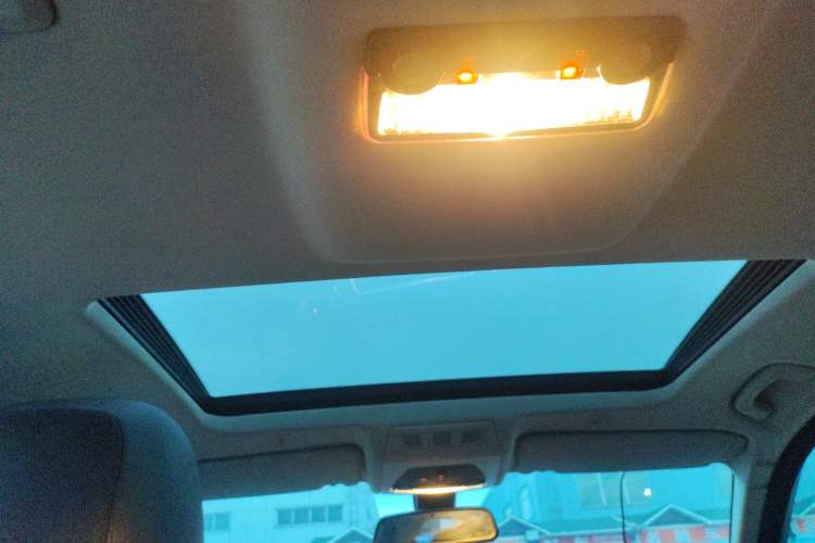 Used BMW 5 Series 2014 525Li Luxury Design Package Headliner