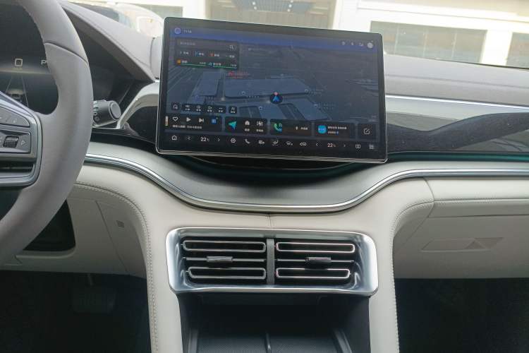 Used BYD Song PLUS New Energy 2025 DM-i 112KM Prestige Model Audio And AC Panel