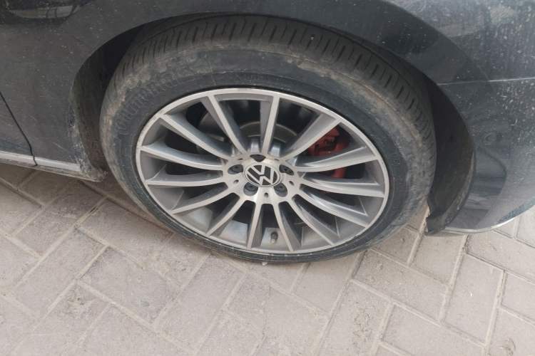 Used Volkswagen Magotan 2018 380TSI DSG Prestige Model Right Front Wheel Hub