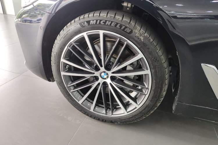 Used BMW 5 Series 2023 Restyled 530Li Leading Edition M Sport Package