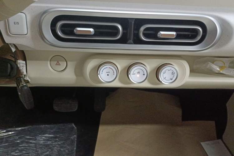 Used Wuling Hongguang MINIEV 2024 3rd Generation 215km Youth Edition
