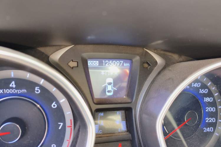 Used Hyundai Elantra (5th Generation / Langdong) 2015 1.6L Manual Leading Model
