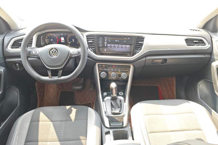 Used Volkswagen T-ROC 2022 280TSI DSG Two-Wheel Drive Elite PLUS Center Console