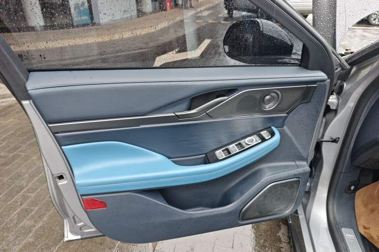 Used Lincoln Z 2024 2.0T Two-Wheel Drive Prestige Hybrid Version
