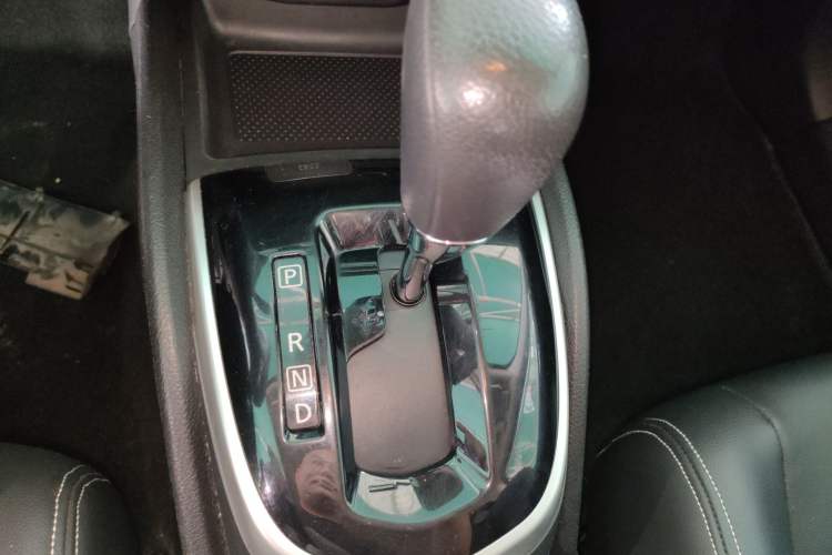 Used Nissan Qashqai 2017 2.0L CVT Elite Edition China V Standard Gear Lever