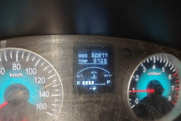 Used Jinbei Gold Hiace 2021 1.5L Passenger Van Travel Lion 6-Seater