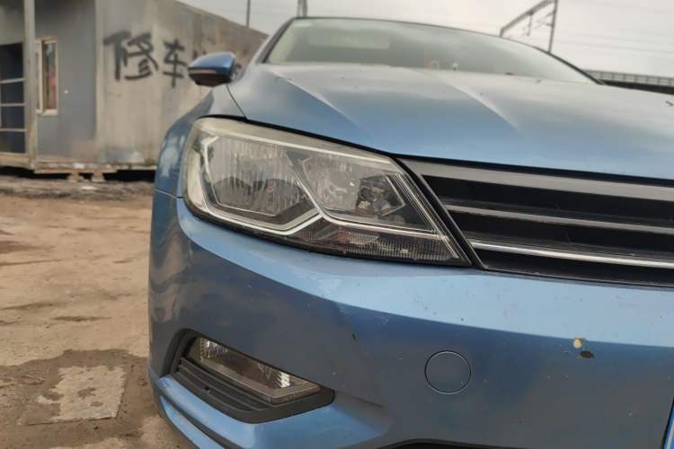 Used Volkswagen Lamando 2015 330TSI DSG Comfort Edition Right Front Headlight