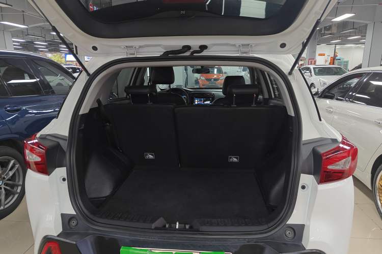 Used AION Trumpchi GE3 2020 530 Internet Enjoyment Edition Trunk