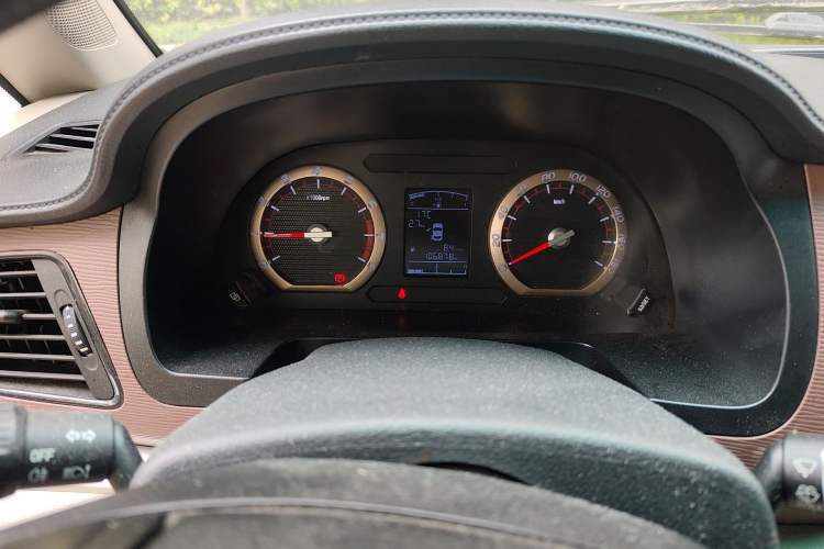 Used FORTHING Lingzhi 2019 M5L 1.6L 9-Seater Base Model China VI Standard