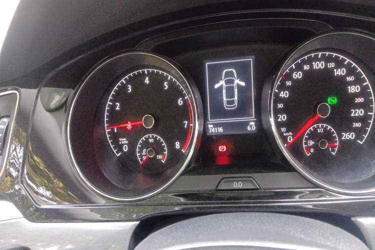 Used Volkswagen Lamando 2018 280TSI DSG Comfort Edition Odometer Close Up