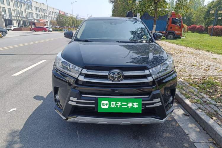Used Toyota Highlander 2018 2.0T Four-Wheel Drive Luxury Edition 7 Seats China V Emission Standard Front
