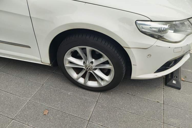 Used Volkswagen FAW-Volkswagen CC 2012 2.0 TSI Luxury Model Right Front Wheel Hub