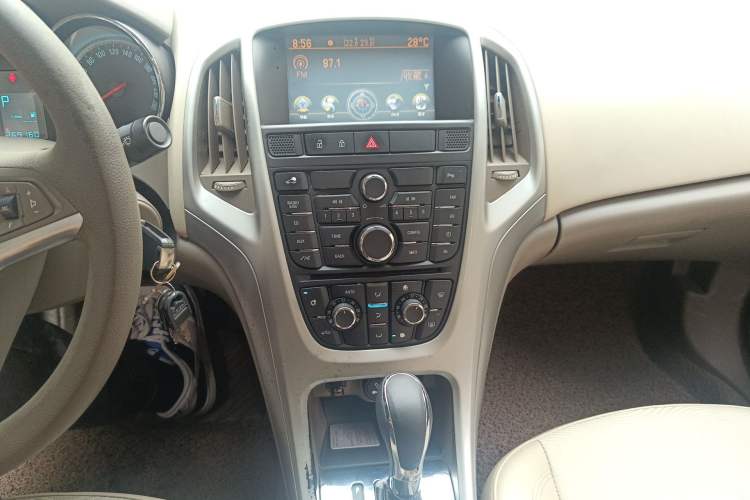 Used Buick GT 2012 GT 1.6L Automatic Fashion Edition Audio And AC Panel
