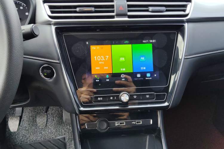 Used Roewe i5 2019 1.5L Manual 4G Connected Langyue Edition
