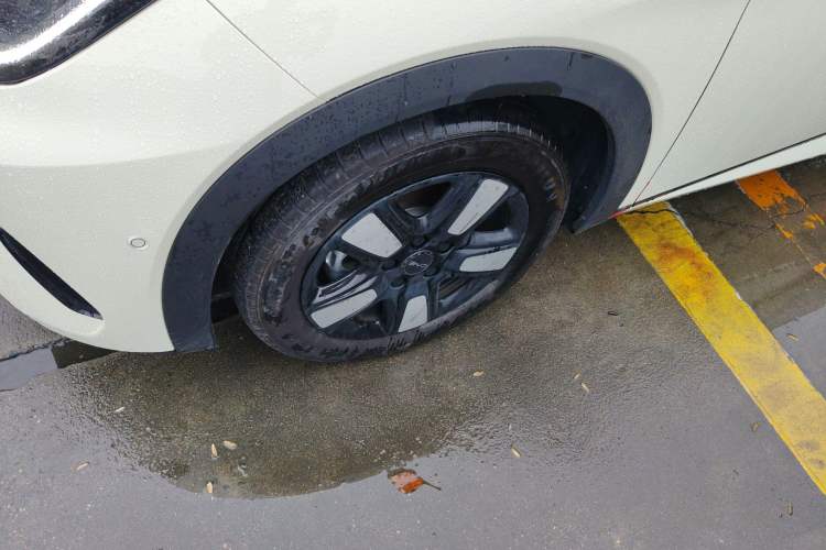 Used BYD Dolphin 2025 Intelligent Driving Version 410 km Fashion Edition Left Front Wheel Hub