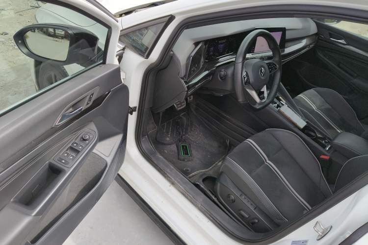 Used Volkswagen Golf 2021 280TSI DSG R-Line Driver Seat