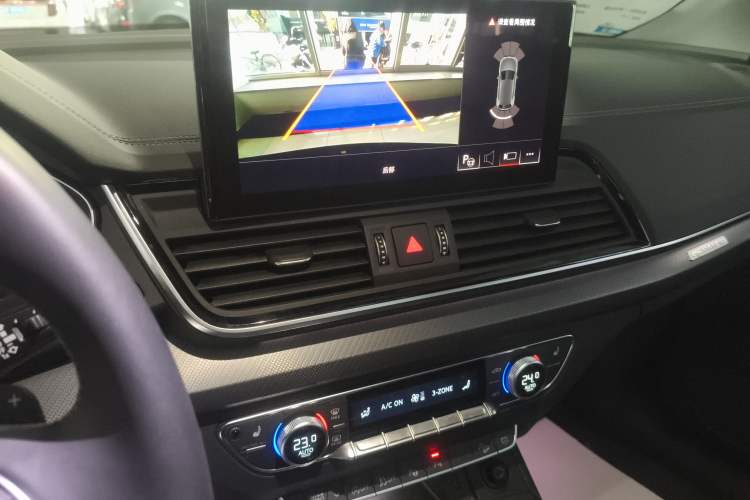 Used Audi Q5L 2022 Updated 40T Luxury Dynamic Edition Audio And AC Panel