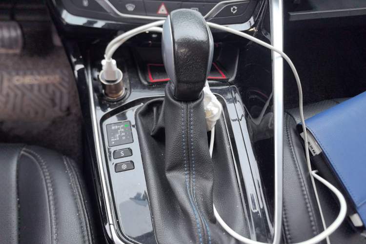 Used Peugeot 308 2018 230THP Automatic Luxury Edition Gear Lever