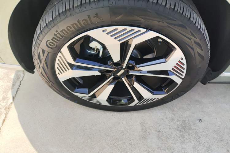 Used Wey Lanshan 2025 Four-Wheel Drive Max Left Front Wheel Hub