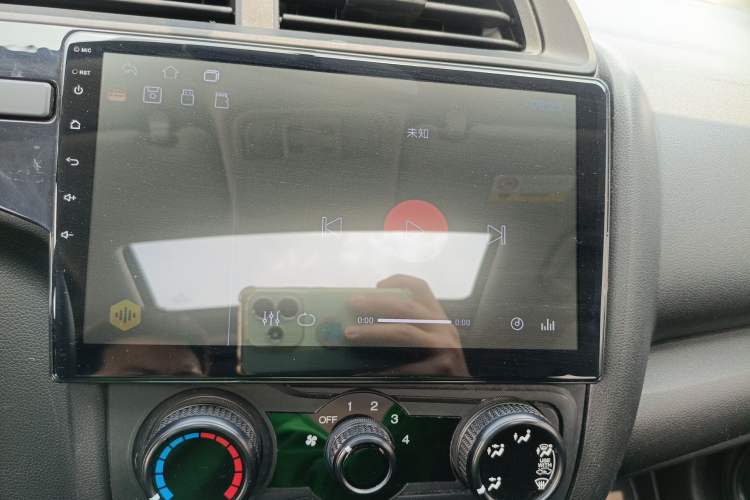 Used Honda Fit 2018 1.5L CVT Comfort Sunroof Version Audio And AC Panel