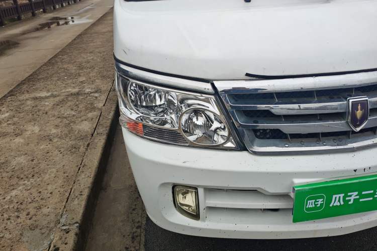 Used Jinbei Hiace 2016 2.0L Express Series Standard Version V19
