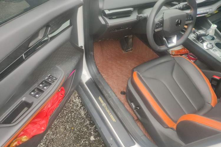 Used Changan UNI-V 2023 1.5T Premium Model