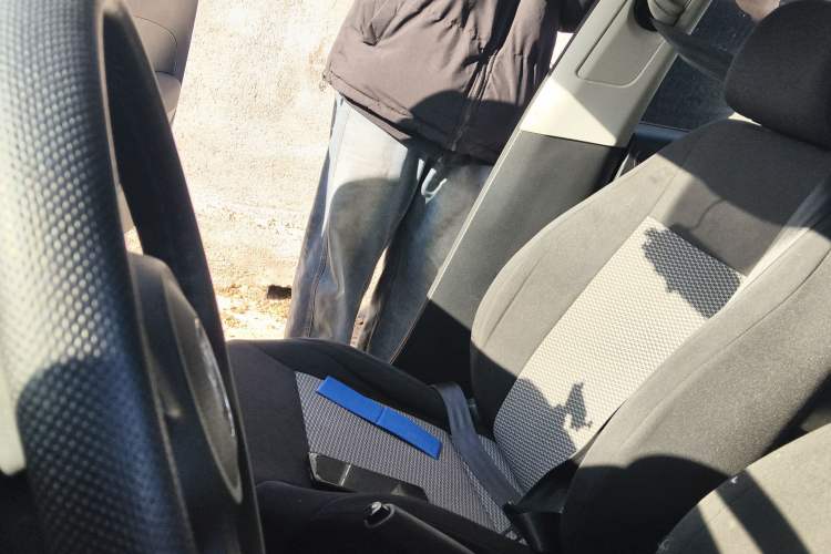 Used Volkswagen Polo 2011 1.4L Manual ZhiShang Edition Left Front Seat