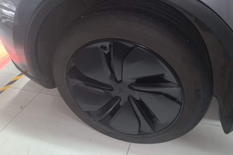 Used Tesla Model Y 2025 Rear-Wheel-Drive Version