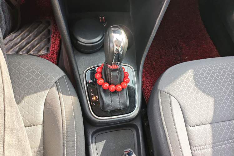 Used Volkswagen Polo 2014 1.6L Cross Polo Automatic Gear Lever