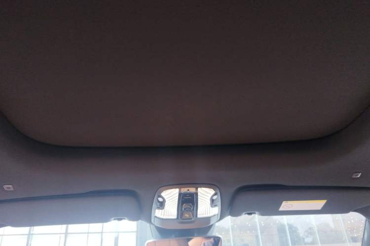 Used Lynk & Co 09 2021 2.0T Halo Six-Seater
