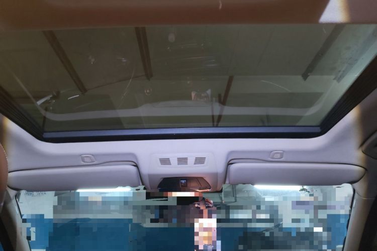 Used BMW 5 Series 2014 520Li Elegant Model
