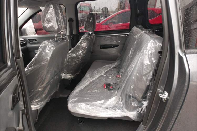 Used Wuling Hongguang New Energy 2024 All-Electric Model 300KM Practical Version
