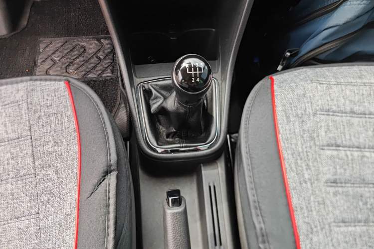 Used Volkswagen Santana 2015 1.6L Manual Fashion Edition Gear Lever