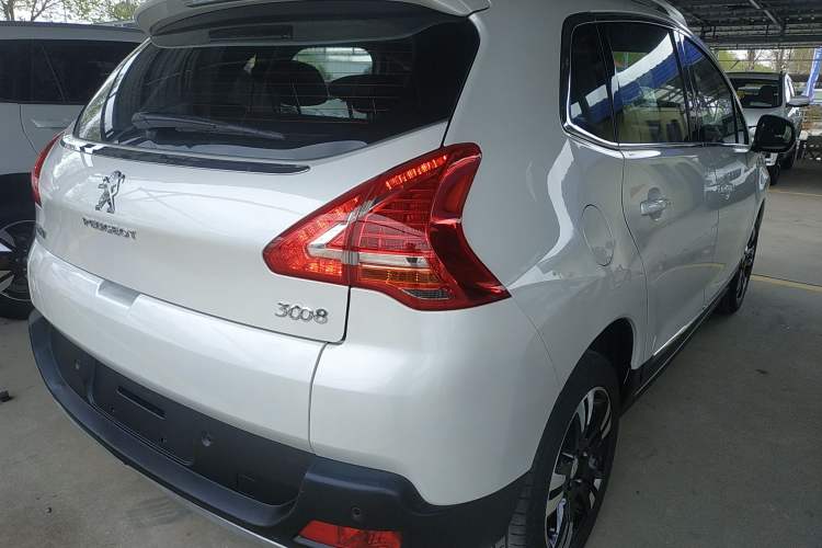 Used Peugeot 3008 2015 2.0L Automatic Classic Edition Rear Right 45 Deg