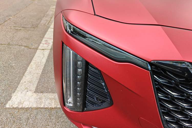 Used Cadillac CT6 2023 28T Platinum Edition Right Front Headlight