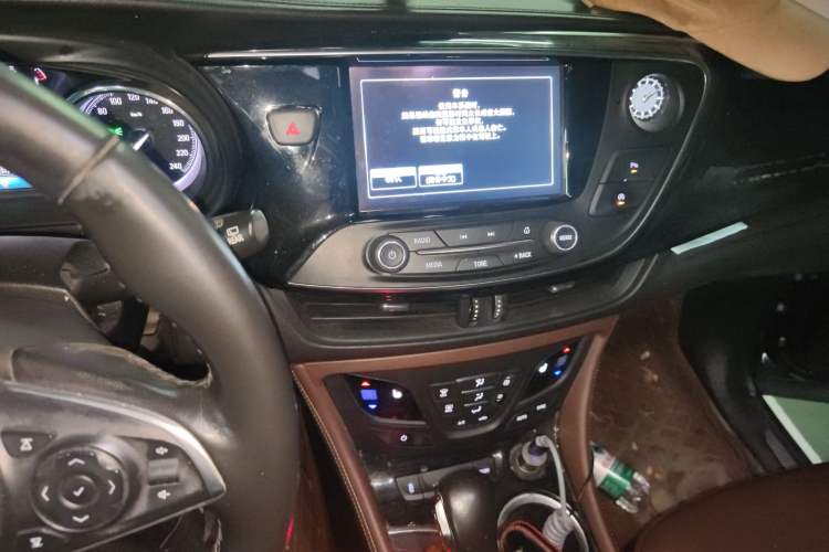 Used Buick Envision 2018 28T Four-Wheel Drive Elite Version Audio And AC Panel