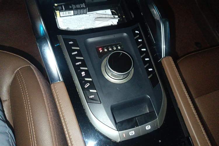 Used Zotye T700 2017 1.8T Dual-Clutch Luxury Model
