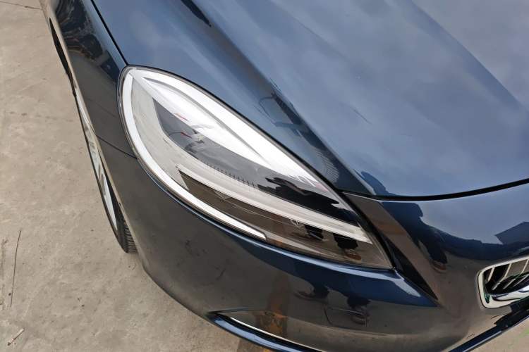 Used Volvo V40 2017 T3 Zhiya Edition
