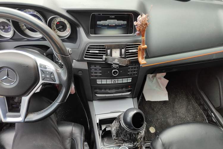 Used Mercedes-Benz E-Class 2016 E 200 Coupe Dynamic Edition Audio And AC Panel