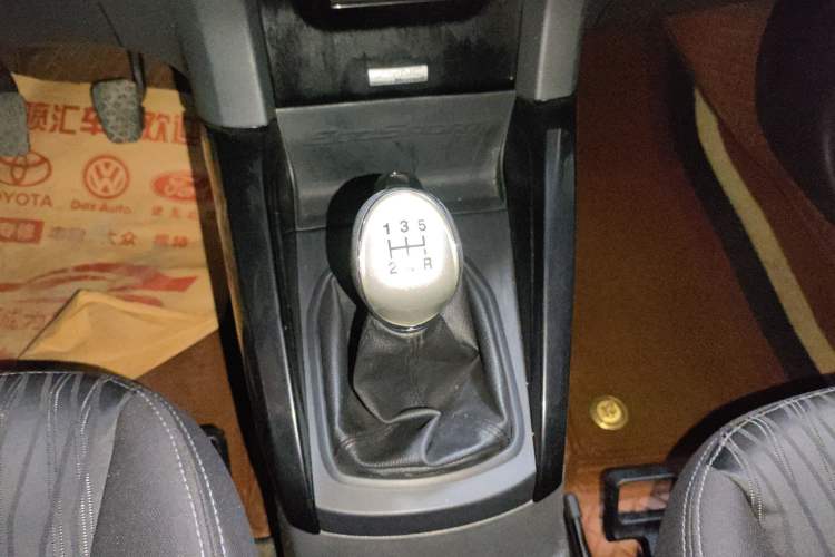 Used Ford EcoSport 2013 1.5L Manual Luxury Model Gear Lever