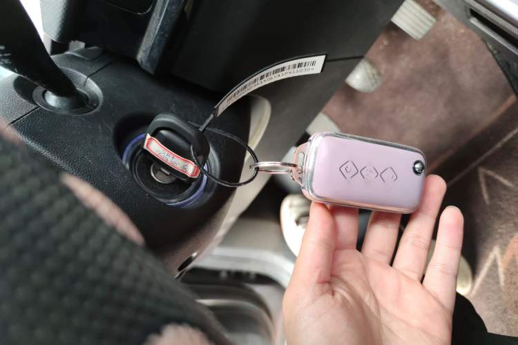 Used Wuling Alvez 2022 1.5L Manual Free-Style Model