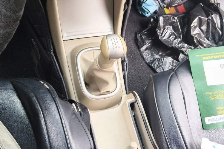 Used Nissan Sylphy 2016 Classic 1.6XE Manual Comfort Edition Gear Lever