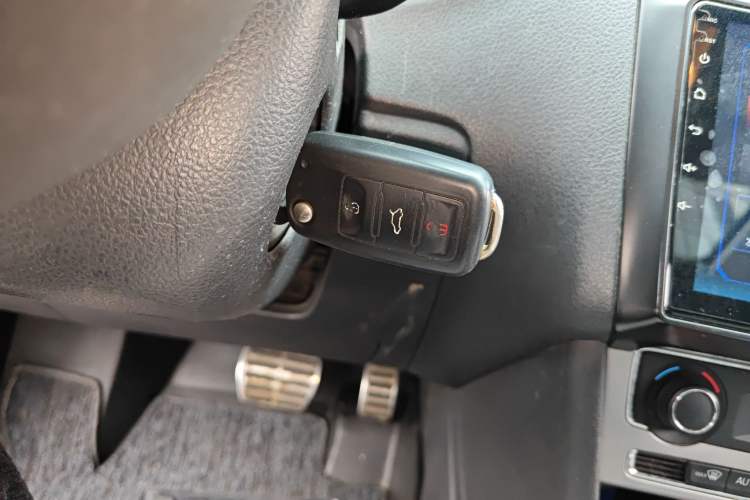 Used Volkswagen Polo 2014 1.6L Cross Polo Automatic
